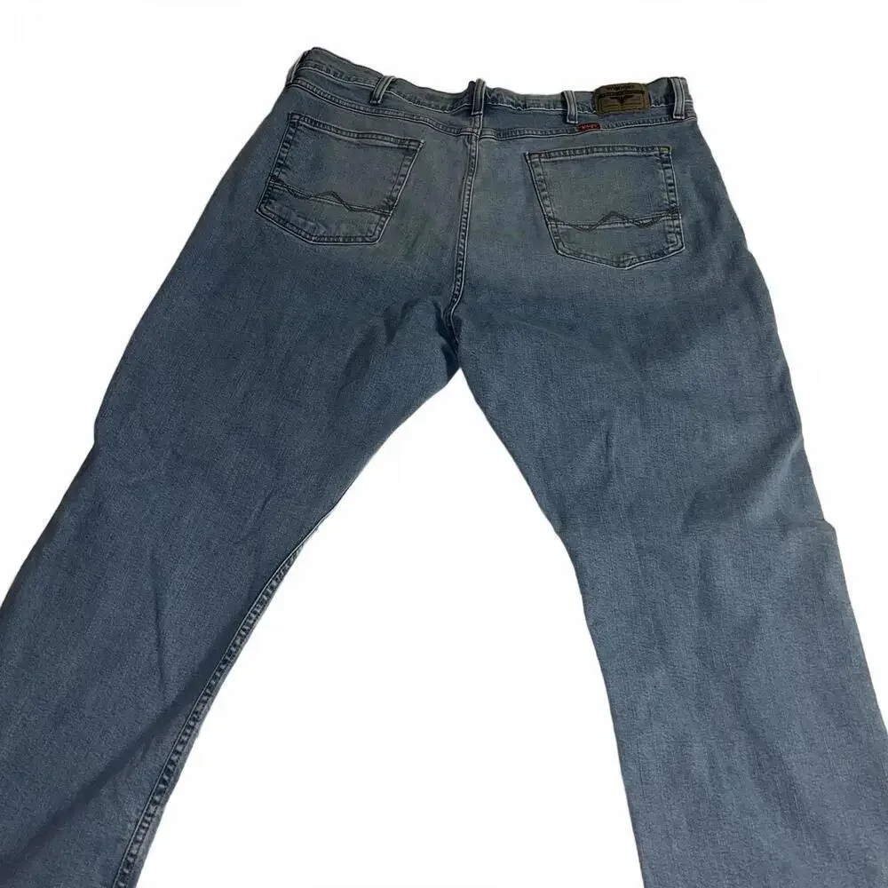 Wrangler Relaxed Bootcut Mens W42 x L30 Classic Light Wash Blue Denim Jeans - Picture 8 of 9